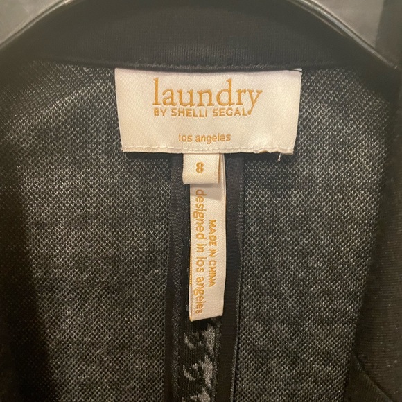 Soft knit jacket blazer by Laundry in 8. Houndstooth w/ black sleeves & accents. - Picture 3 of 5